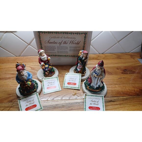Ellie’s Kitchen Christmas Cookie Press 4 pc Santas Of The World W/ Certificates - Picture 16 of 16